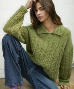 Velvet by Graham and Spencer Ava Jumper Verde