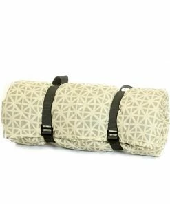 Tweedmill Waterproof Triangle Design Quilted Picnic Rug