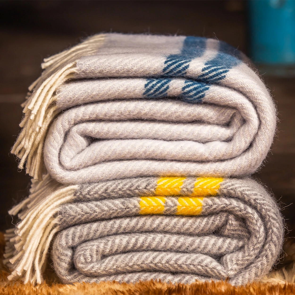 Tweedmill Throw Decke Fishbone 2 Stripe Grey/Yellow 4 Tweedmill Throw Decke Fishbone 2 Stripe Grey/Yellow